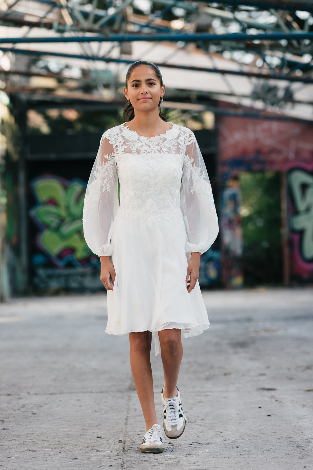 Konfirmationskjole Josephine – chiffon og blonde