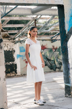 Konfirmationskjole Amelia – chiffon og blonde