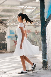 Konfirmationskjole Amelia – chiffon og blonde