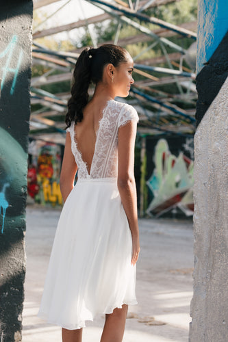 Konfirmationskjole Amelia – chiffon og blonde